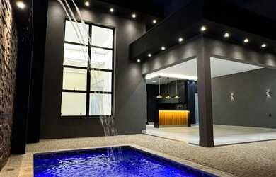 Imagem: A casa à venda possui 3 Dormitórios, 3 Banheiros, 2 Vagas