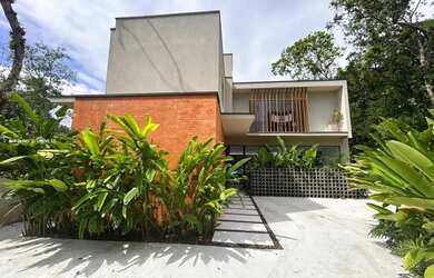 Imagem: A casa em condomínio possui 5 Dormitórios, 5 Banheiros, 5