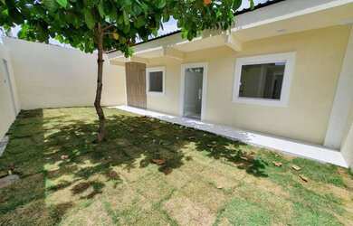 Imagem: A casa possui 2 Dormitórios, 2 Banheiros, 2 Vagas na garagem