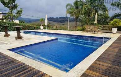 Imagem: A chácara possui 350m² de Área e está localizado em Portão