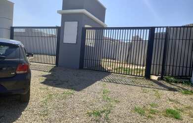 Imagem 6: Casa térrea com 2 dormitórios, sala, cozinha americana.Condomínio fechado...