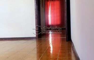 Imagem: A casa possui 4 Dormitórios, 2 Banheiros, 2 Vagas na garagem