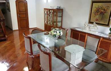 Imagem: A casa em condomínio possui 4 Dormitórios, 2 Banheiros, 4