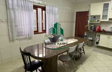 Imagem 7: Maravilhosa Casa, Localizada no Jardim do lago, possui 380 m²