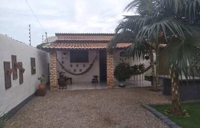 Imagem: A casa à venda possui 2 Dormitórios, 1 Banheiro, 1 Vaga na