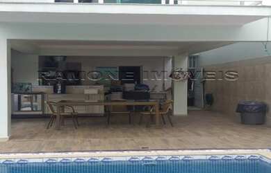 Imagem: A casa possui 4 Dormitórios, 4 Banheiros, 4 Vagas na garagem