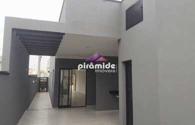 Imagem: A casa possui 3 Dormitórios, 2 Banheiros, 3 Vagas na garagem