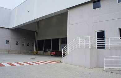 Imagem: O depósito possui 1.663m² de Área e está localizado em