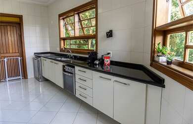 Imagem 10: Casa de condomínio para venda tem 361 metros quadrados!