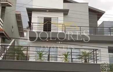 Imagem: A casa em condomínio possui 4 Dormitórios, 5 Banheiros, 220m²