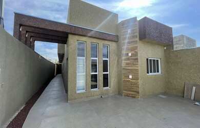 Imagem: A casa possui 3 Dormitórios, 5 Banheiros, 3 Vagas na garagem