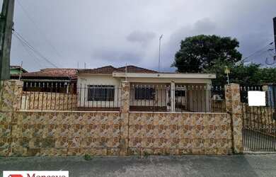 Imagem: A casa possui 2 Dormitórios, 2 Banheiros, 2 Vagas na garagem