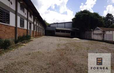 Imagem: O terreno possui 1.834m² de Área e está localizado em Bacacheri