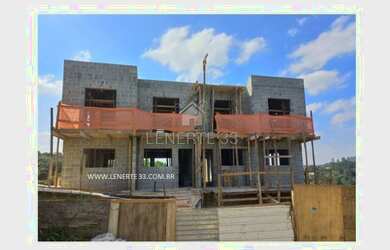 Imagem: A casa em condomínio possui 3 Dormitórios, 3 Banheiros, 2