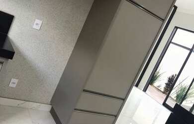 Imagem 10: Casa de condomínio para venda possui 160 metros quadrados com 3 quartos