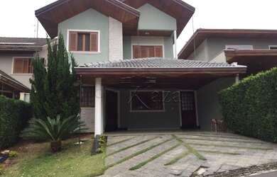 Imagem: A casa em condomínio possui 4 Dormitórios, 4 Banheiros, 4