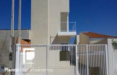 Imagem: A casa possui 3 Dormitórios, 3 Banheiros, 2 Vagas na garagem