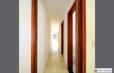 Imagem 14: Casa térrea com 2 dormitórios, sala, cozinha americana.Condomínio fechado...