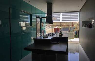 Imagem 13: Casa de condomínio para venda possui 350 metros quadrados com 4 quartos