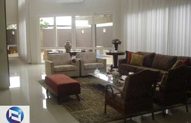 Imagem: A casa em condomínio possui 4 Dormitórios, 4 Banheiros, 3