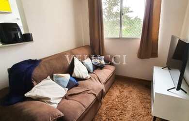 Imagem: O apartamento possui 2 Dormitórios, 1 Banheiro, 1 Vaga na garagem