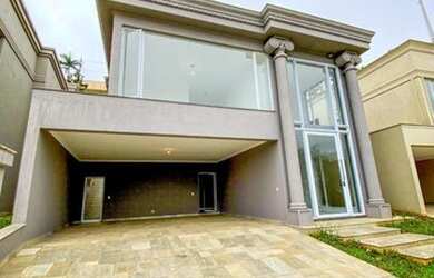 Imagem: A casa em condomínio possui 3 Dormitórios, 4 Banheiros, 4