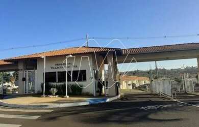 Imagem: A casa em condomínio possui 3 Dormitórios, 3 Banheiros, 2