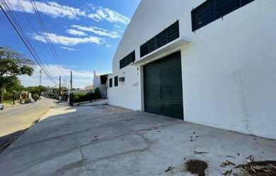 Imagem: O depósito possui 857m² de Área, Imóvel novo e está localizado