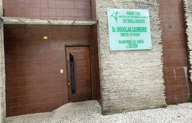 Imagem: O depósito possui 4 Vagas na garagem, 110m² de Área e está