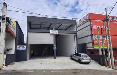 Imagem: O depósito possui 4 Vagas na garagem, 525m² de Área e está