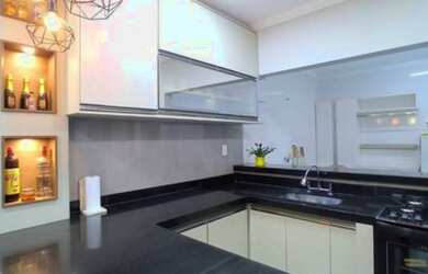 Imagem: A casa à venda possui 3 Dormitórios, 2 Banheiros, 5 Vagas