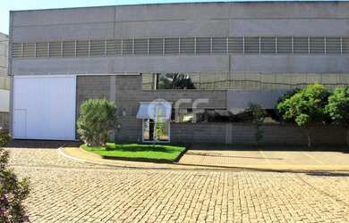 Imagem: O depósito possui 4 Vagas na garagem, 2.000m² de Área e