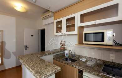 Imagem: O studio possui 1 Dormitório, 1 Banheiro, 1 Vaga na garagem