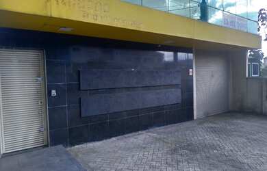 Imagem: O depósito possui 3 Vagas na garagem e 653m² de Área e está