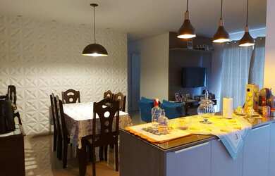 Imagem: O apartamento possui 3 Dormitórios, 1 Banheiro, 2 Vagas na