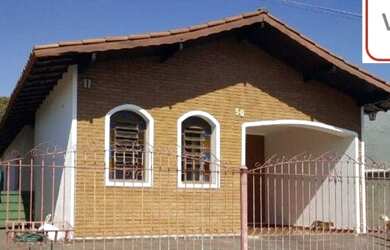 Imagem: A casa possui 3 Dormitórios, 2 Banheiros, 120m² de Área e