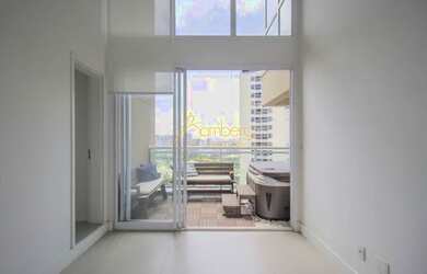 Imagem: O apartamento possui 2 Dormitórios, 4 Banheiros, 3 Vagas na