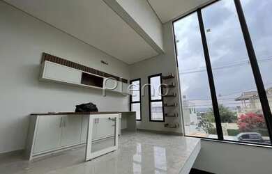 Imagem: A casa em condomínio possui 3 Dormitórios, 2 Banheiros, 4