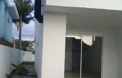 Imagem: A casa possui 3 Dormitórios, 3 Banheiros, 2 Vagas na garagem