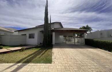 Imagem: A casa em condomínio possui 3 Dormitórios, 3 Banheiros, 200m²