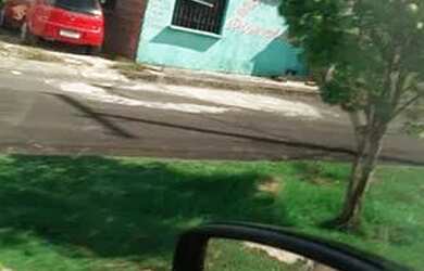 Imagem: A casa possui 1 Dormitório, 1 Banheiro, 3 Vagas na garagem