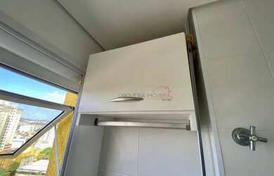 Imagem: O apartamento possui 2 Dormitórios, 1 Banheiro, 1 Vaga na garagem