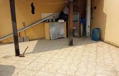 Imagem: A casa possui 2 Dormitórios, 2 Banheiros, 4 Vagas na garagem