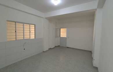 Imagem: A kitnet possui 1 Dormitório, 1 Banheiro, 1 Vaga na garagem