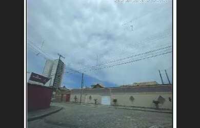 Imagem: A casa possui 1 Dormitório, 1 Banheiro, 1 Vaga na garagem