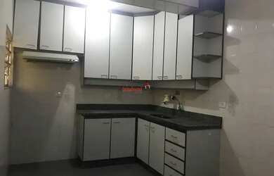 Imagem: A casa possui 2 Dormitórios, 3 Banheiros, 2 Vagas na garagem