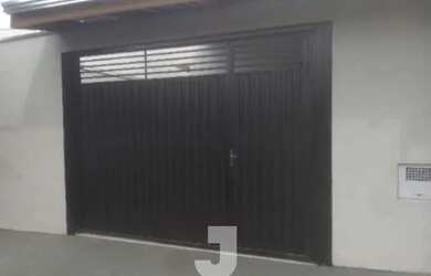 Imagem: A casa possui 2 Dormitórios, 3 Banheiros, 2 Vagas na garagem