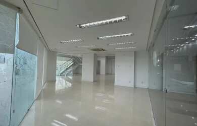 Imagem: O apartamento possui 1 Dormitório, 2 Banheiros, 180m² de Área