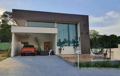 Imagem: A casa em condomínio possui 3 Dormitórios, 3 Banheiros, 4