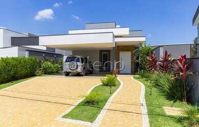 Imagem: A casa em condomínio possui 4 Dormitórios, 2 Banheiros, 4